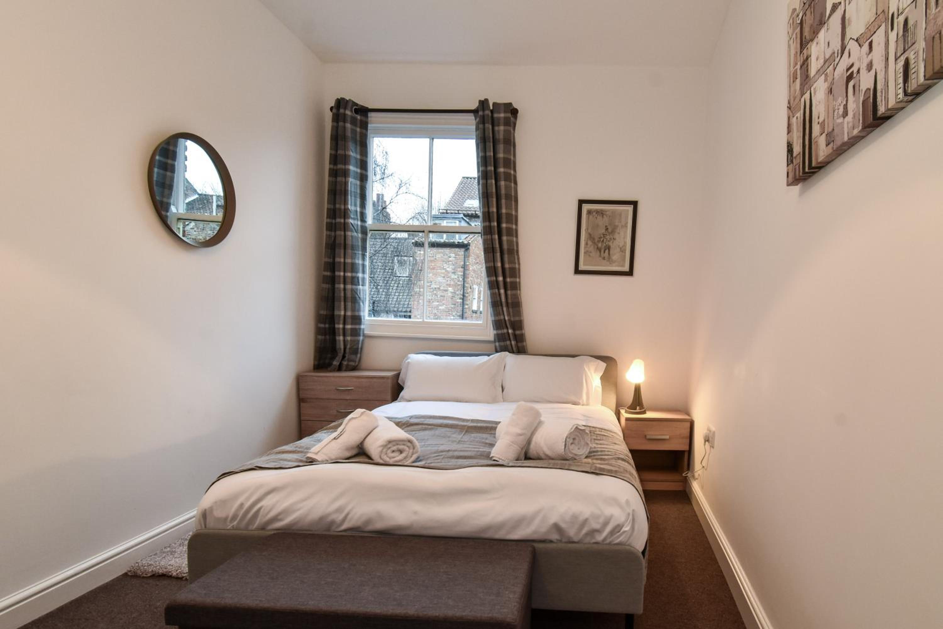 Millers Cottage with Free Allocated Parking view 2