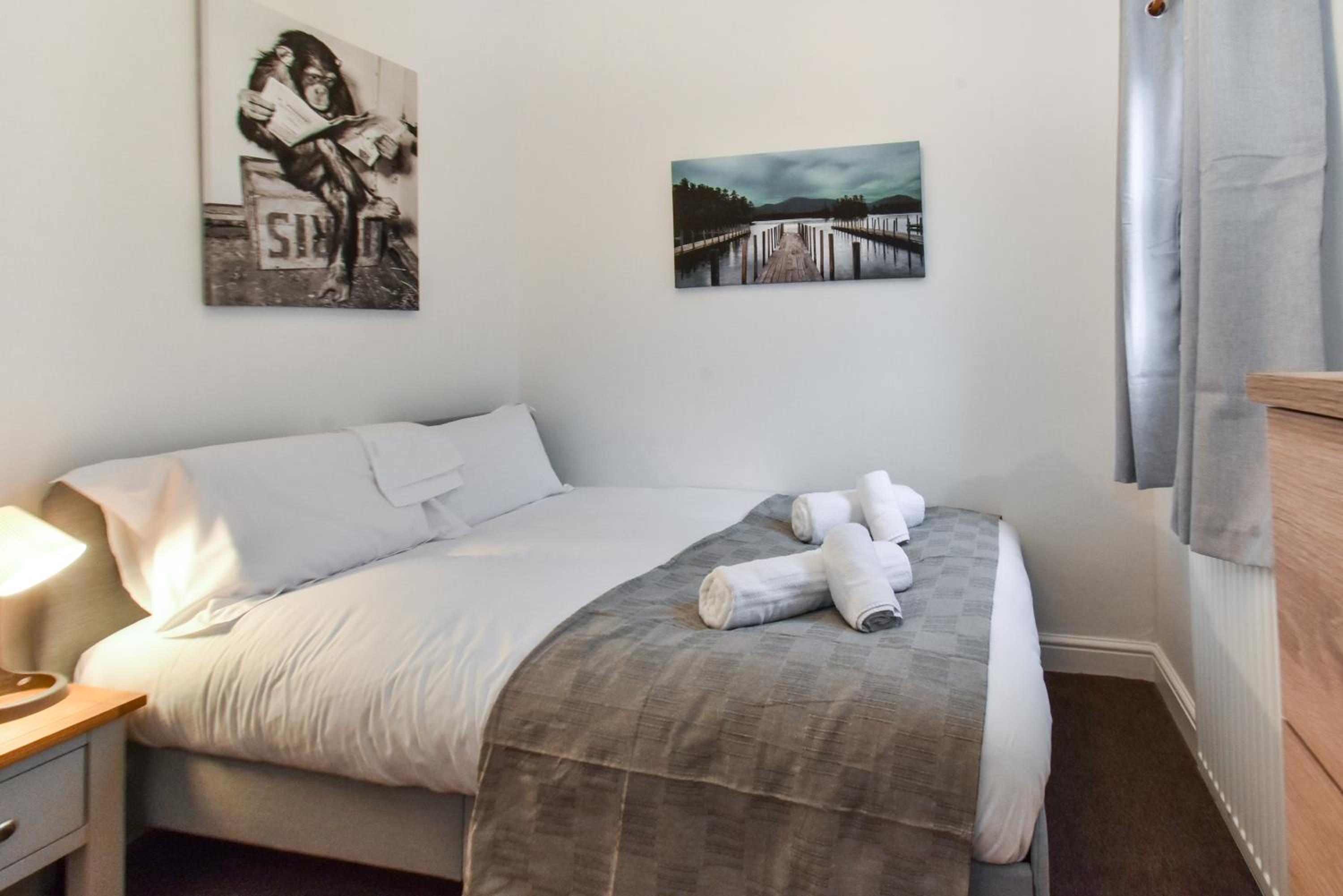 Millers Cottage with Free Allocated Parking view 3