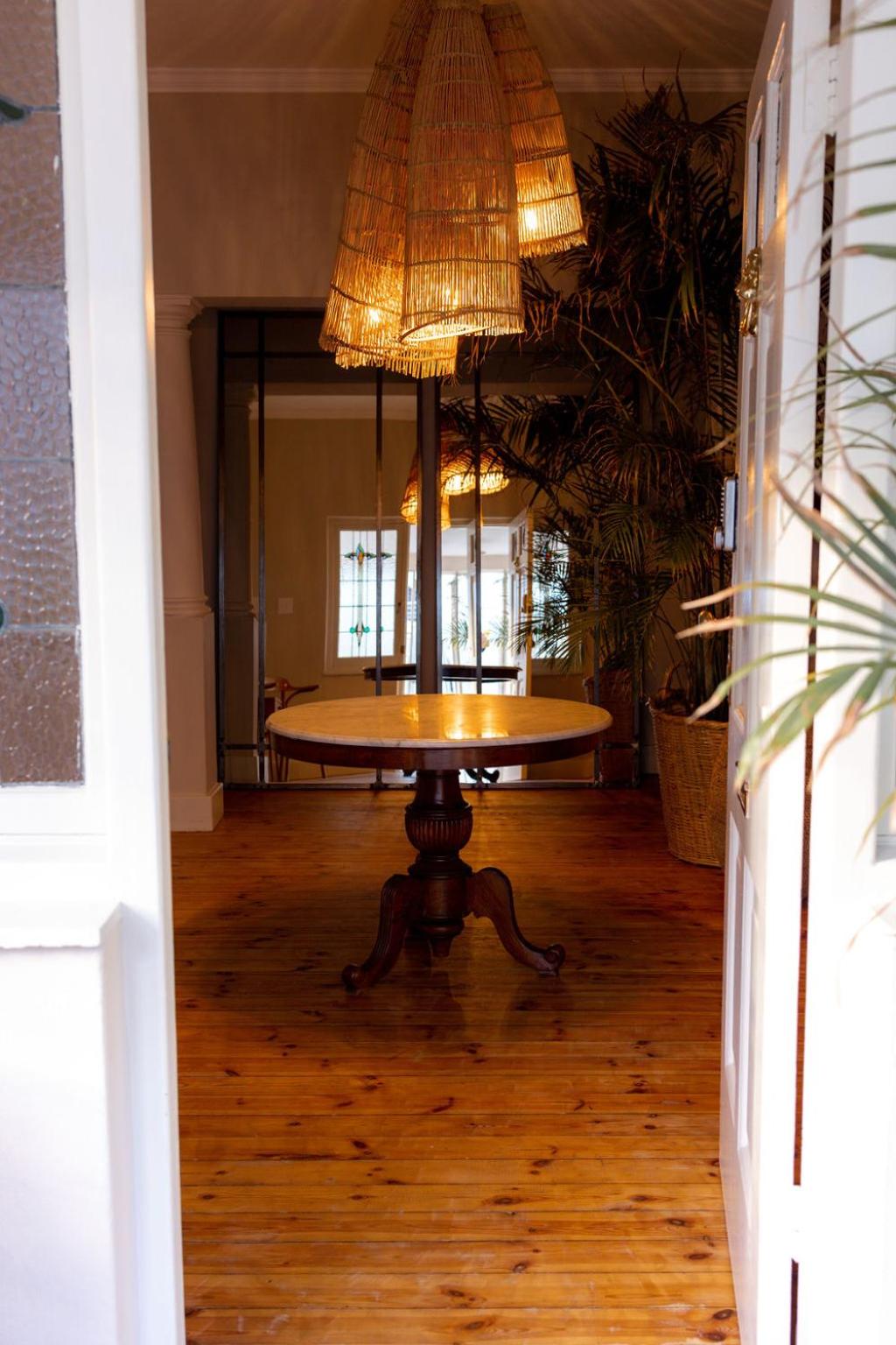 THE BIG - Luxury Backpackers