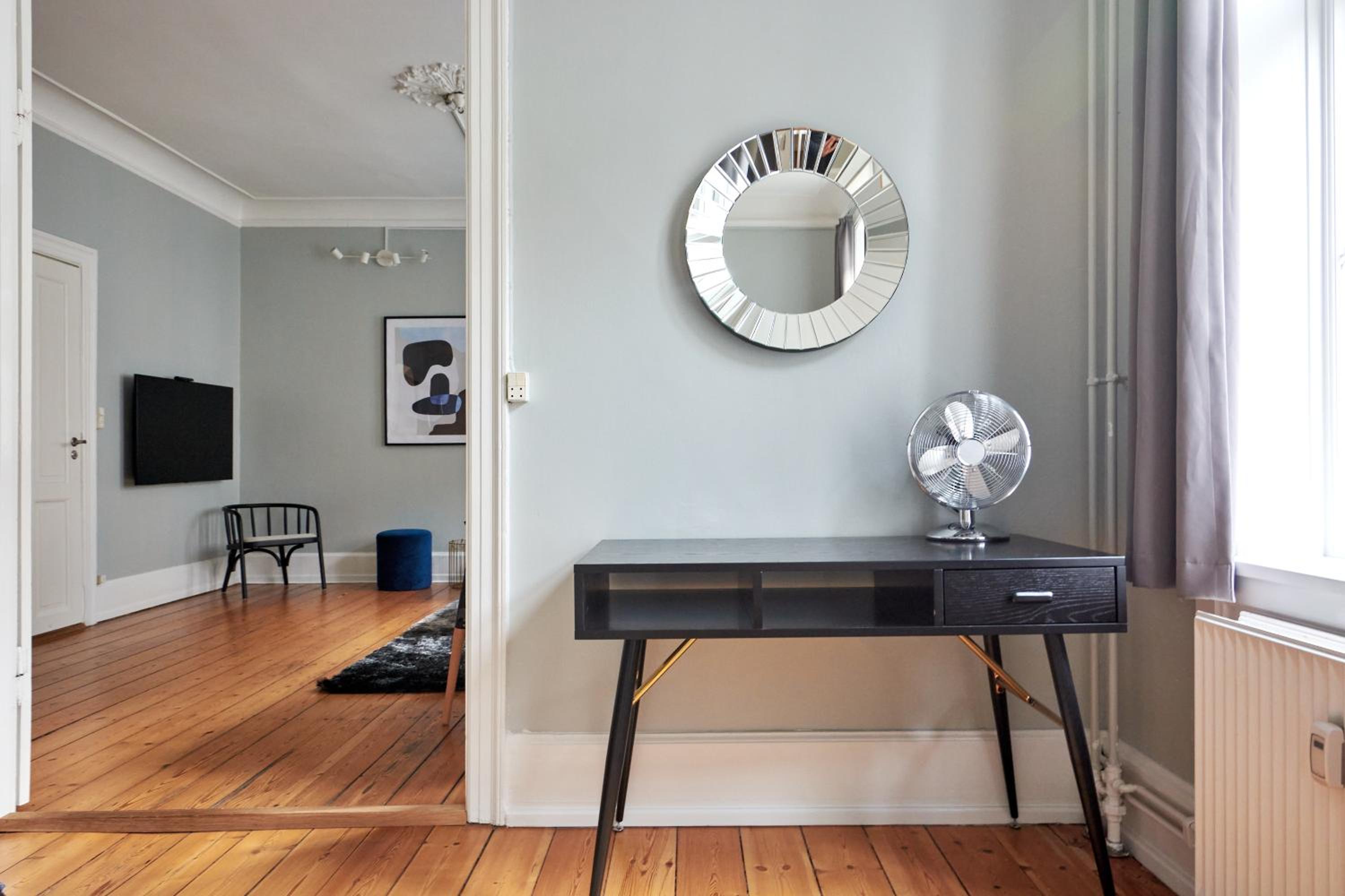 Spacious Scandinavian 3BR Flat in Vibrant Area