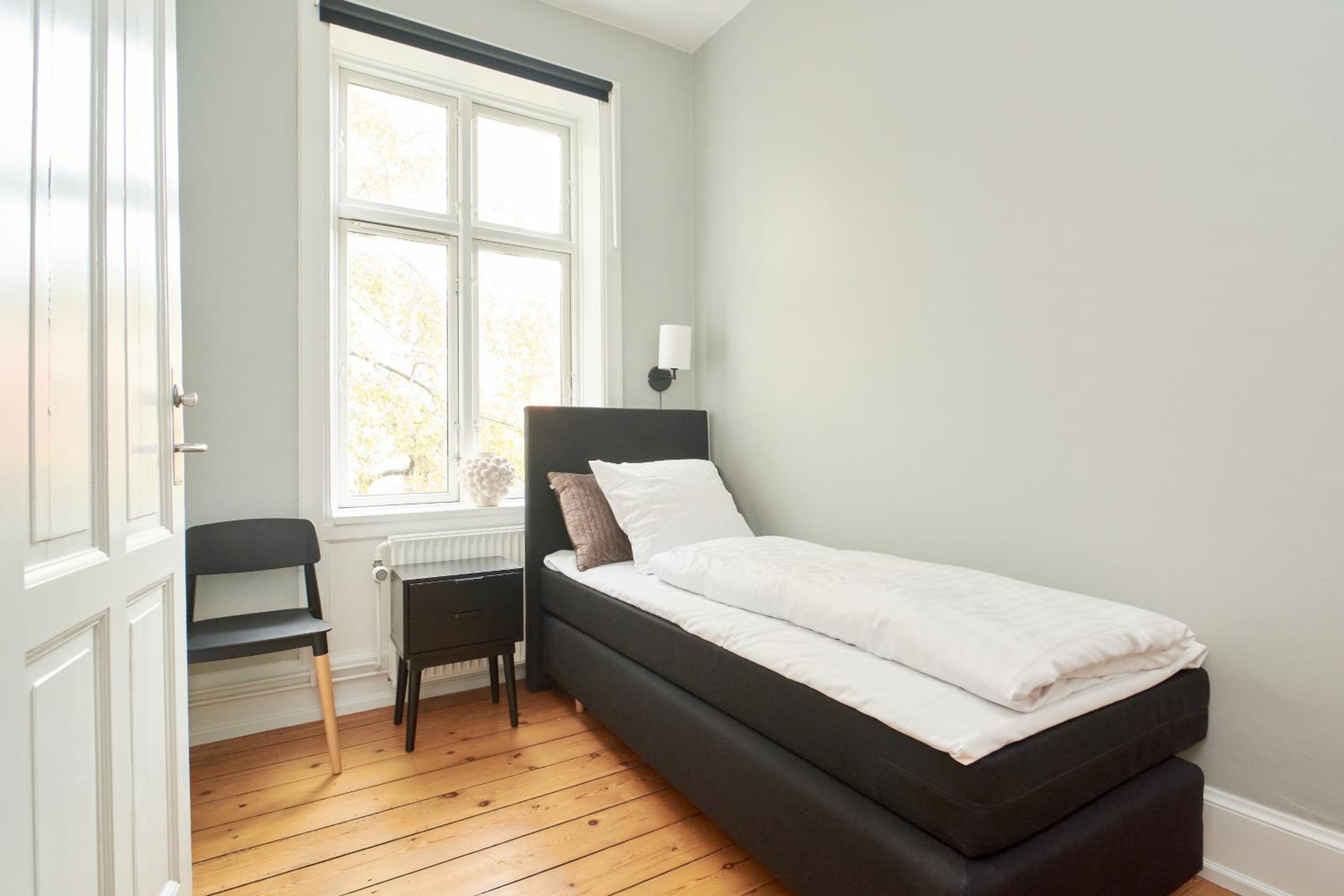 Spacious Scandinavian 3BR Flat in Vibrant Area