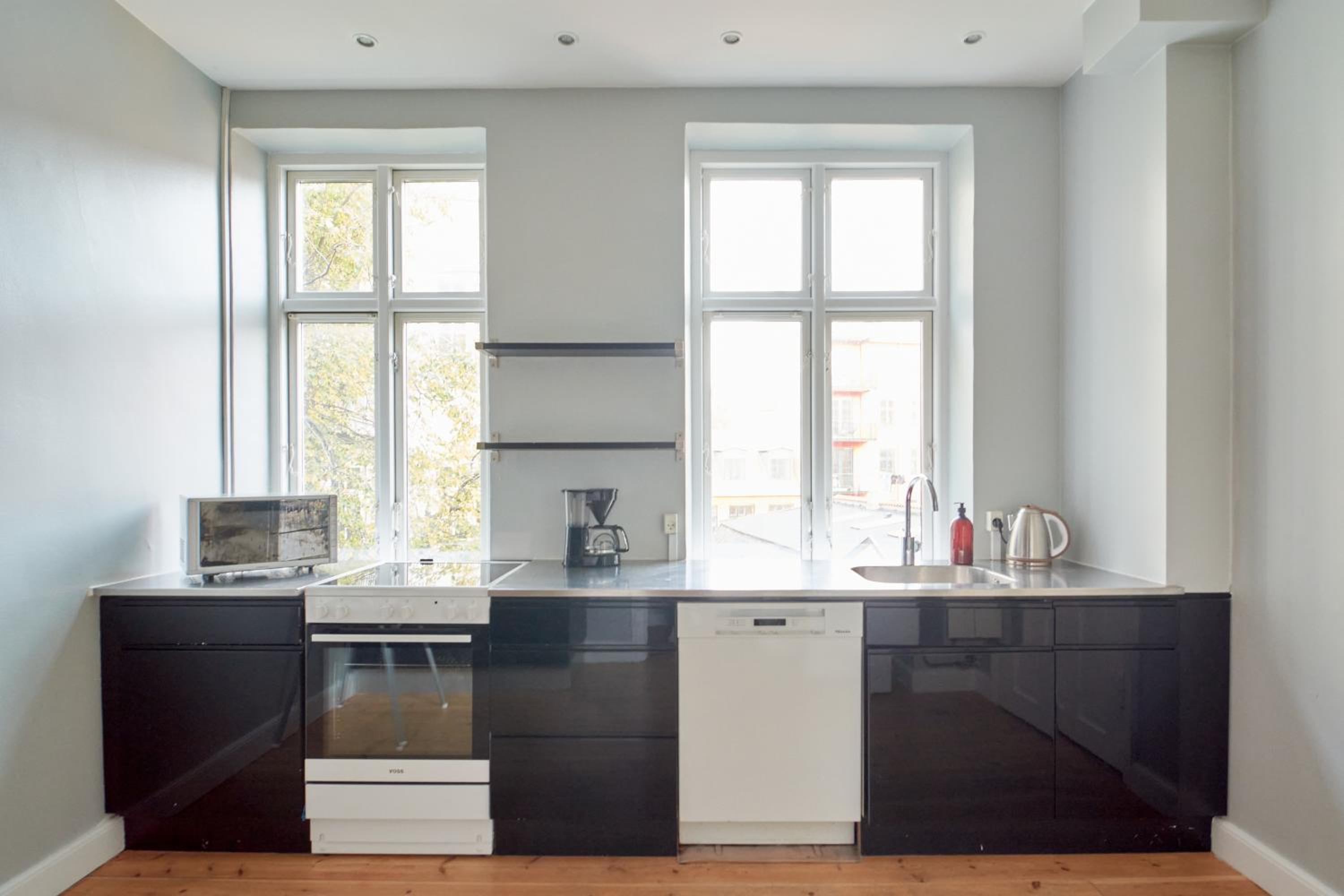 Spacious Scandinavian 3BR Flat in Vibrant Area