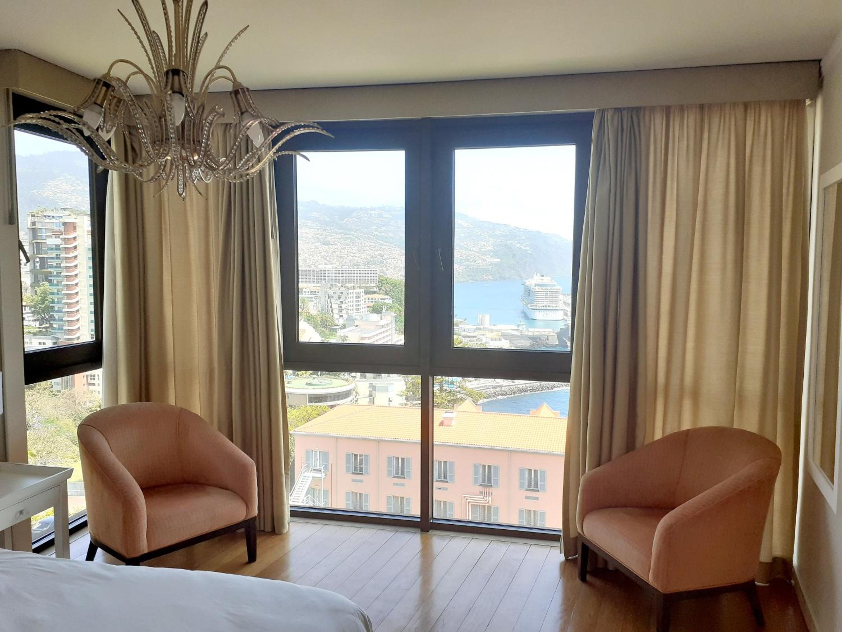 Modern apartment in Funchal 60 m² with shared pool view 5