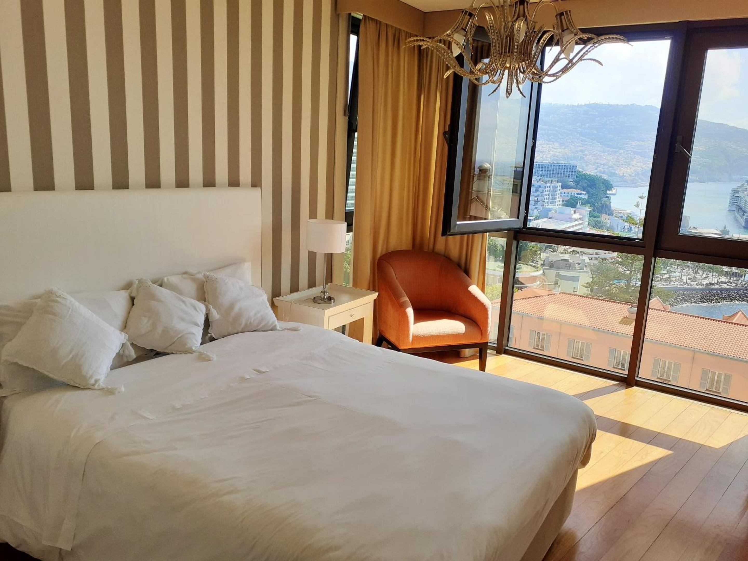 Modern apartment in Funchal 60 m² with shared pool view 4