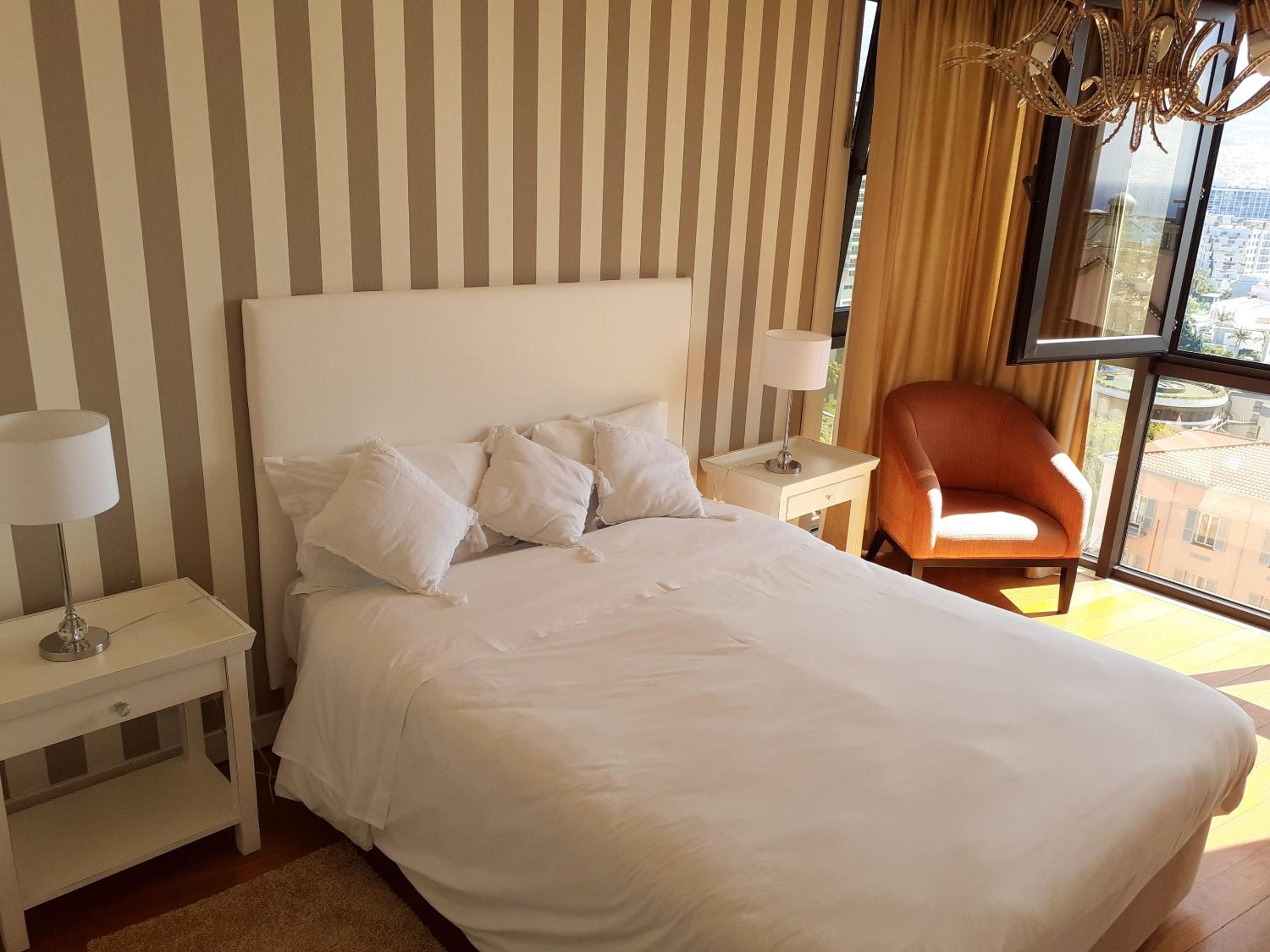 Modern apartment in Funchal 60 m² with shared pool view 2