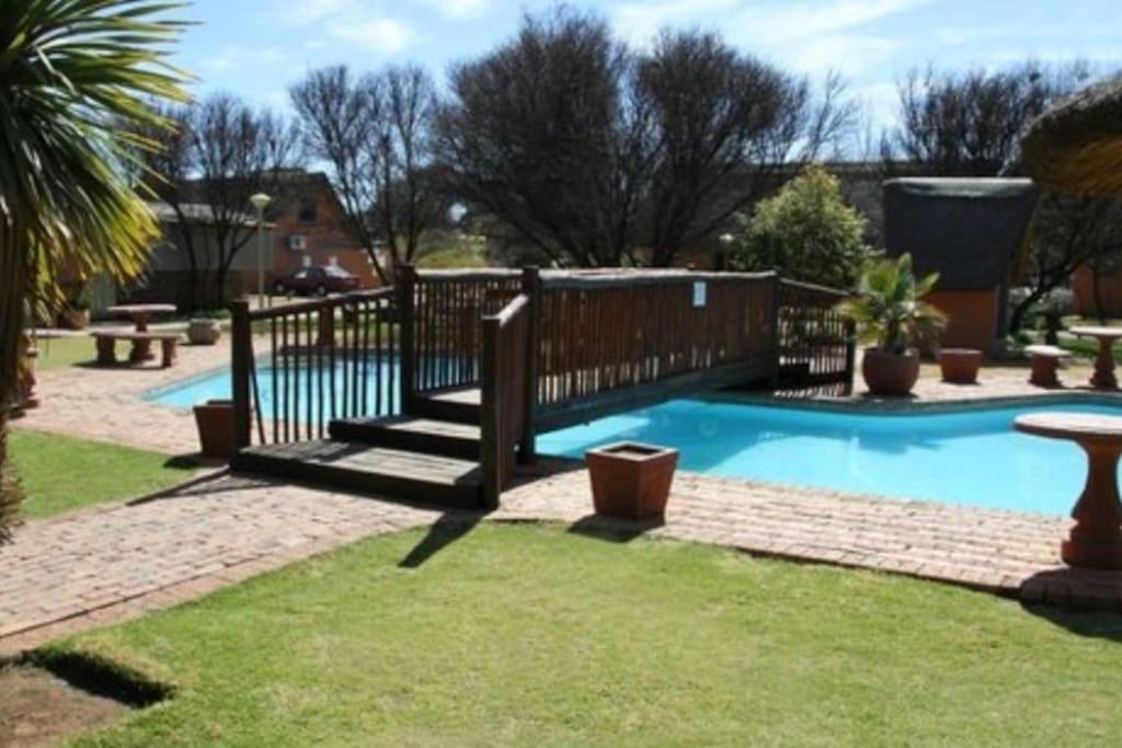 Ultra Upmarket Modern Studio Apartment at Bains Lodge view 3