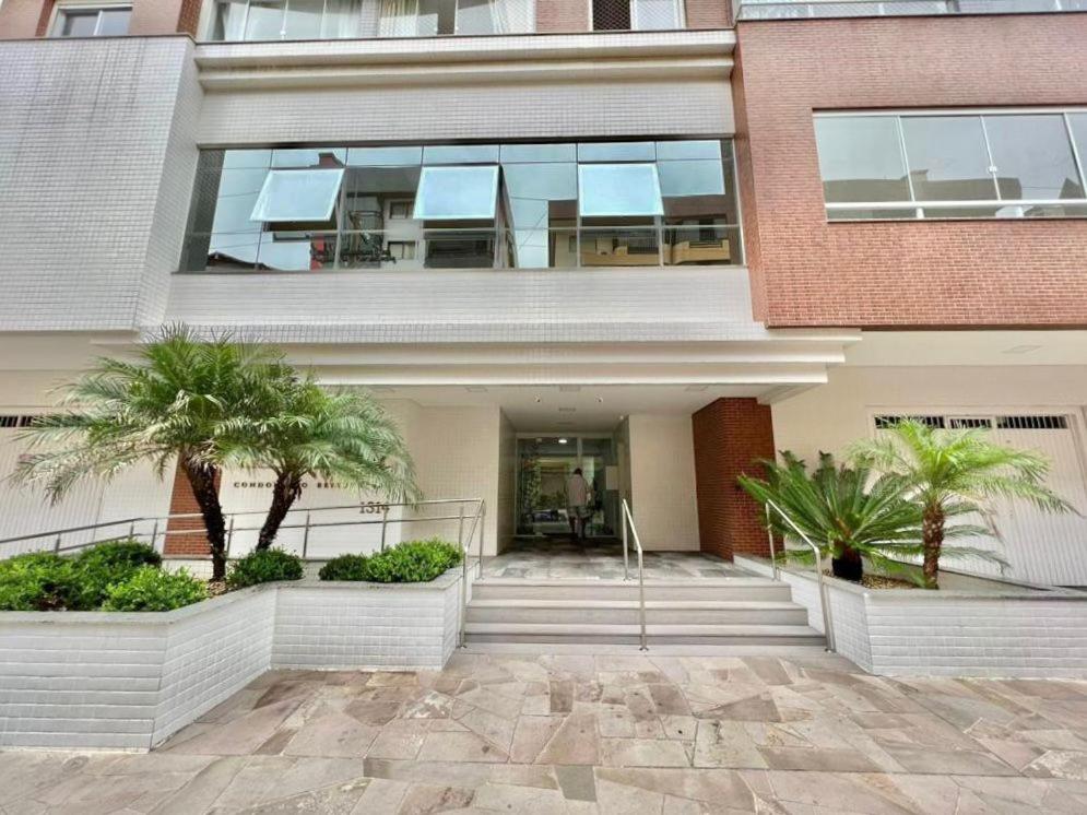 Apartamento completo com ótima localização view 3