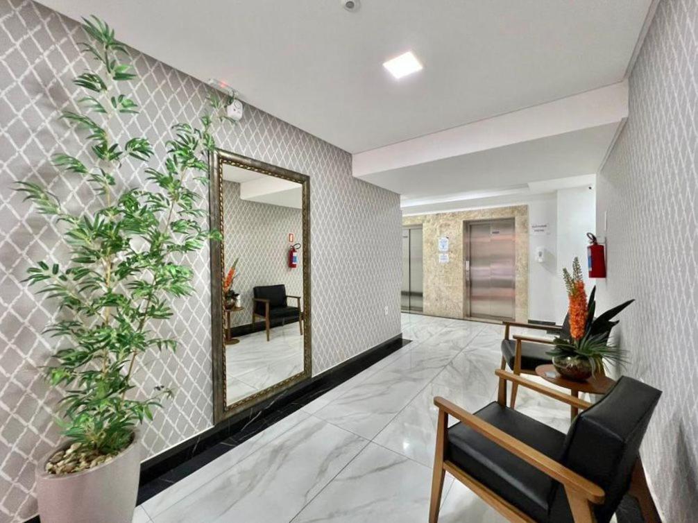 Apartamento completo com ótima localização view 4