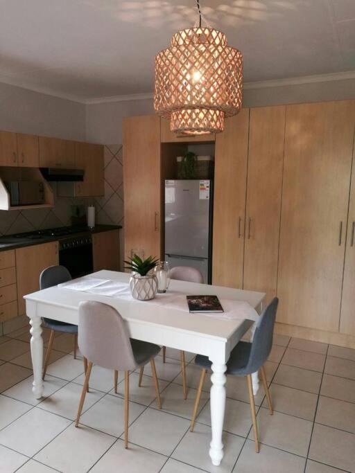 Business Travel/ Family Villa - Spacious Villa view 5