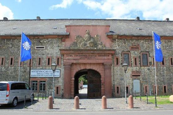 Wiesbaden 2 Zimmer Küche Bad W1