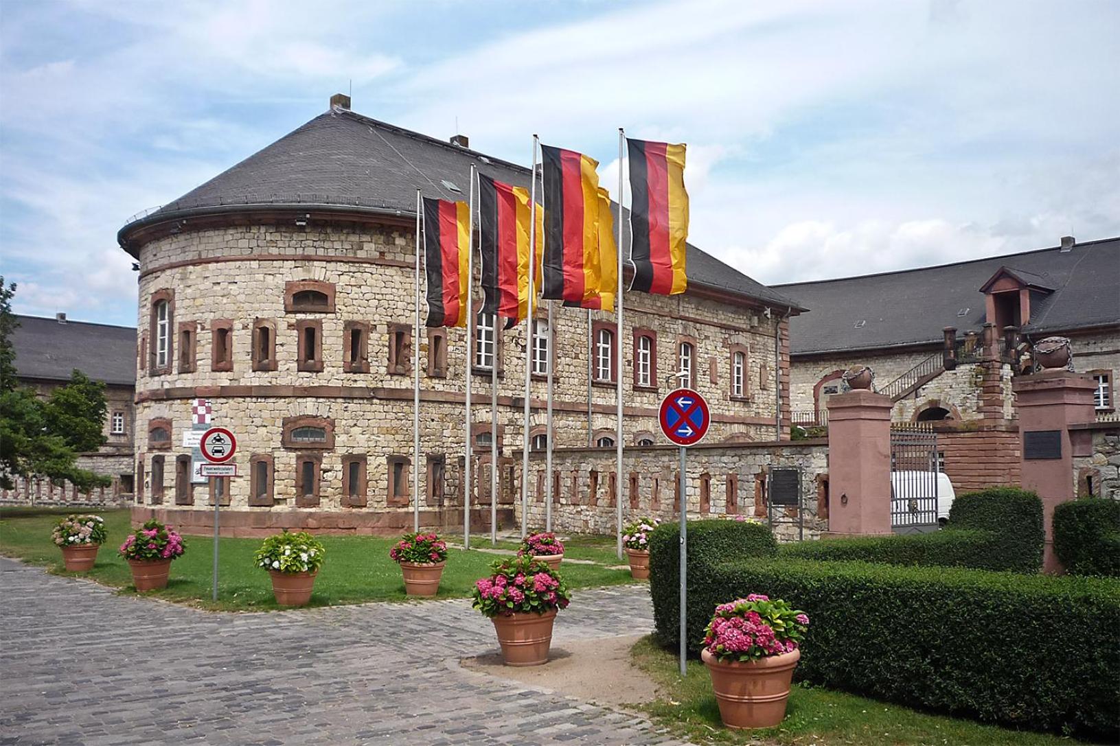 Wiesbaden 2 Zimmer Küche Bad W1