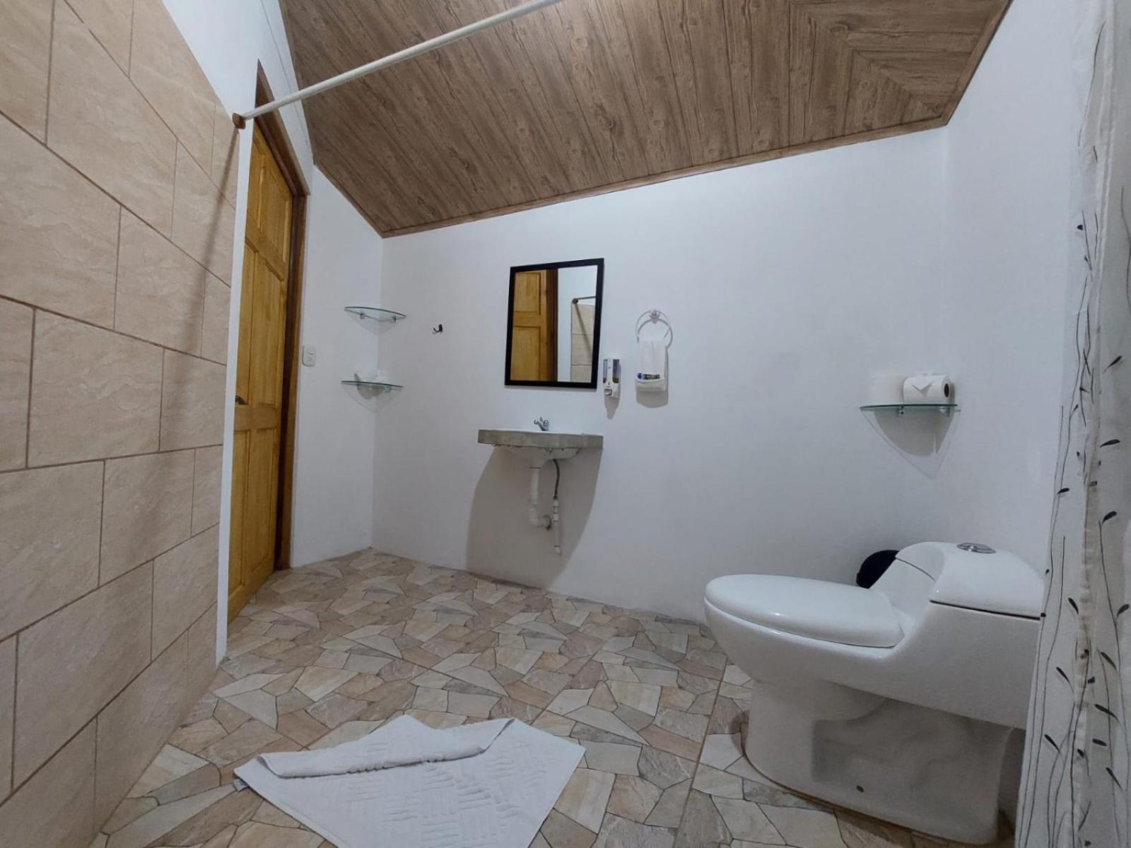 Hospedaje Casa THIREMA Tortuguero