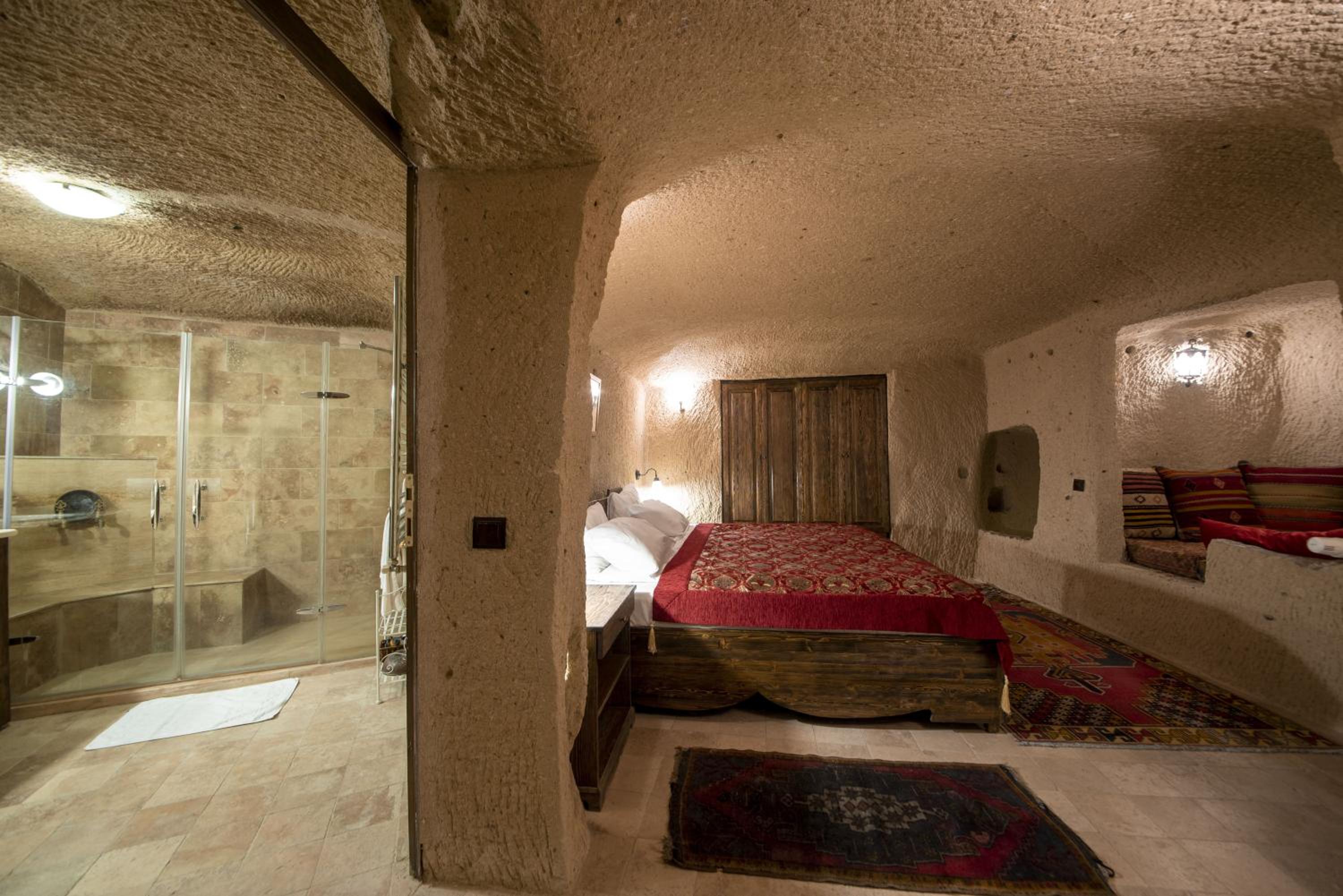 Shiraz Cave Cappadocia view 2