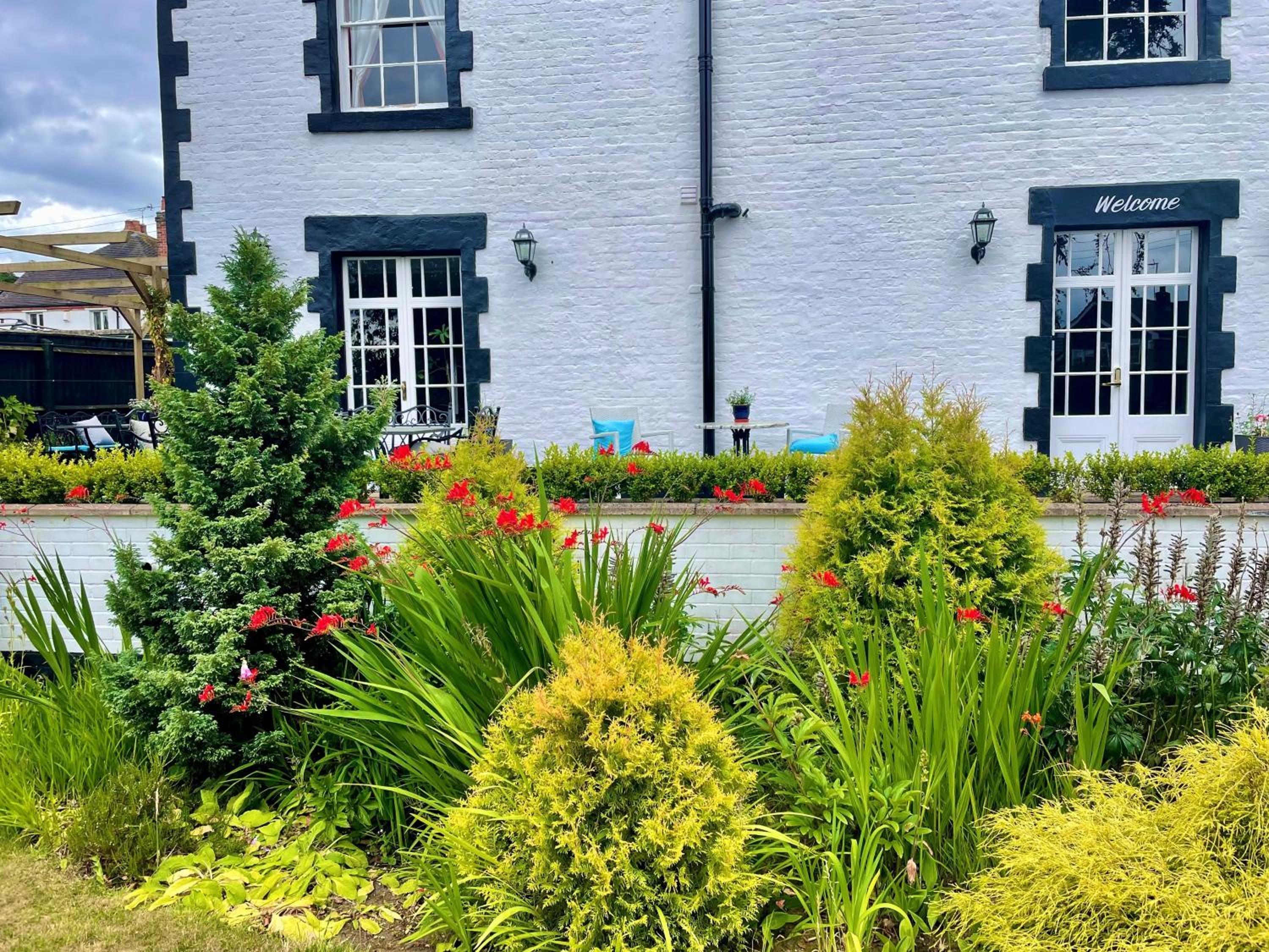 Eagle House - Award Winning B&B and Apartment