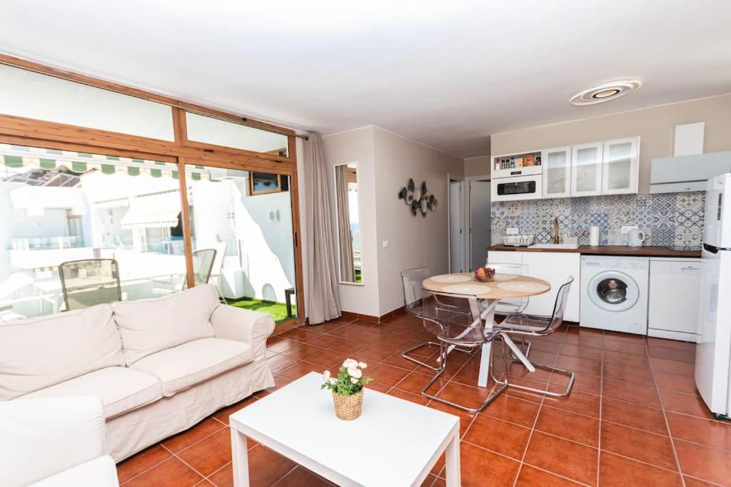 Golden Sunny View Apartment