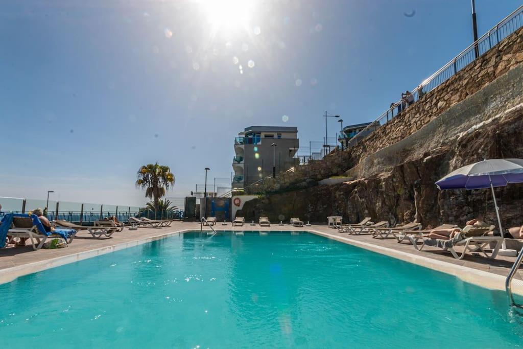 Golden Sunny View Apartment