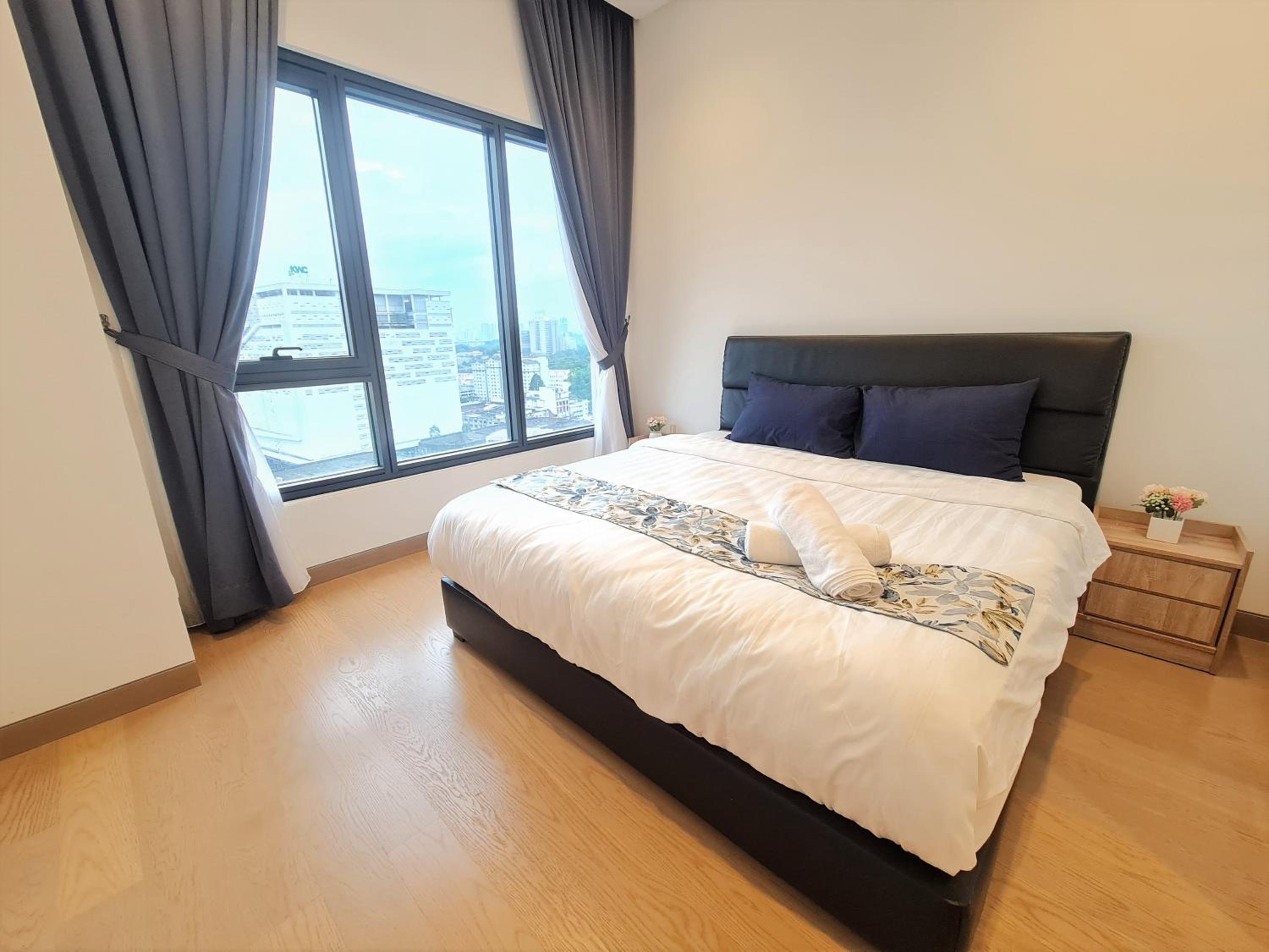 Lucentia Residence World Class Facilities Apartment Infinity Pool Stunning View