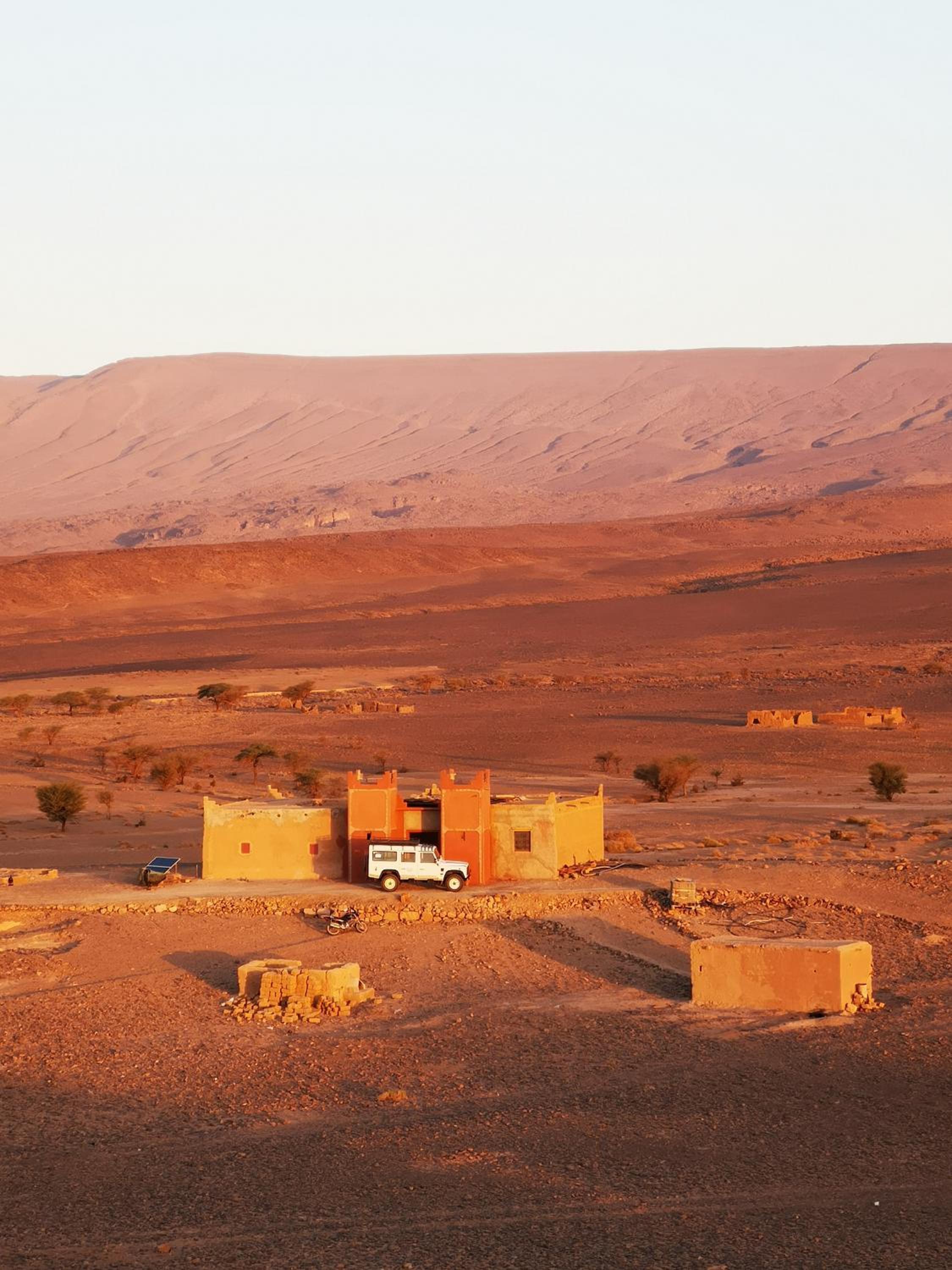 LA PETITE MAISON DU LAC IRIKI