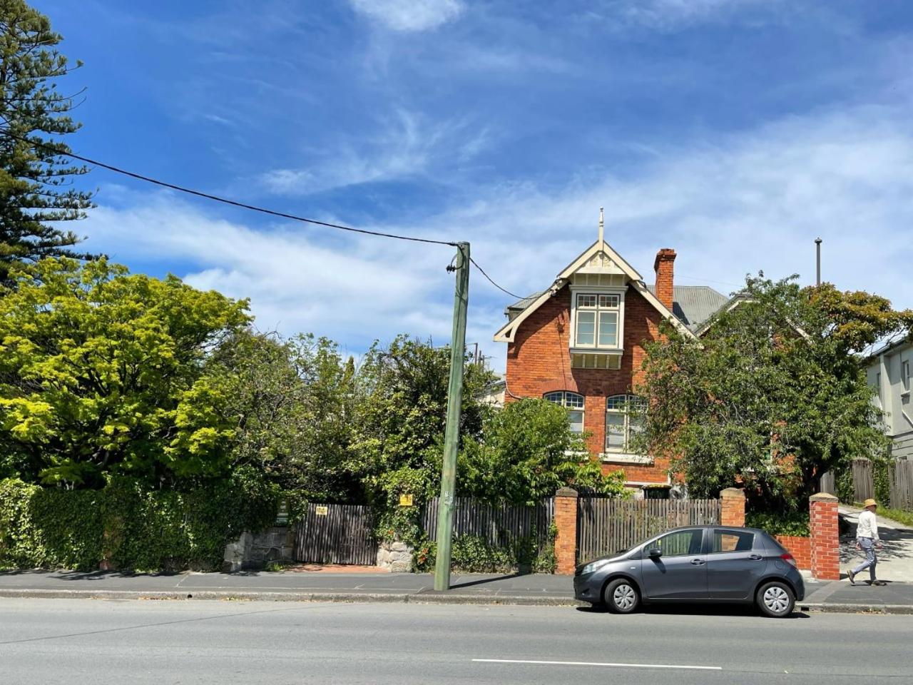 Lowena Cafe and Accommodation
