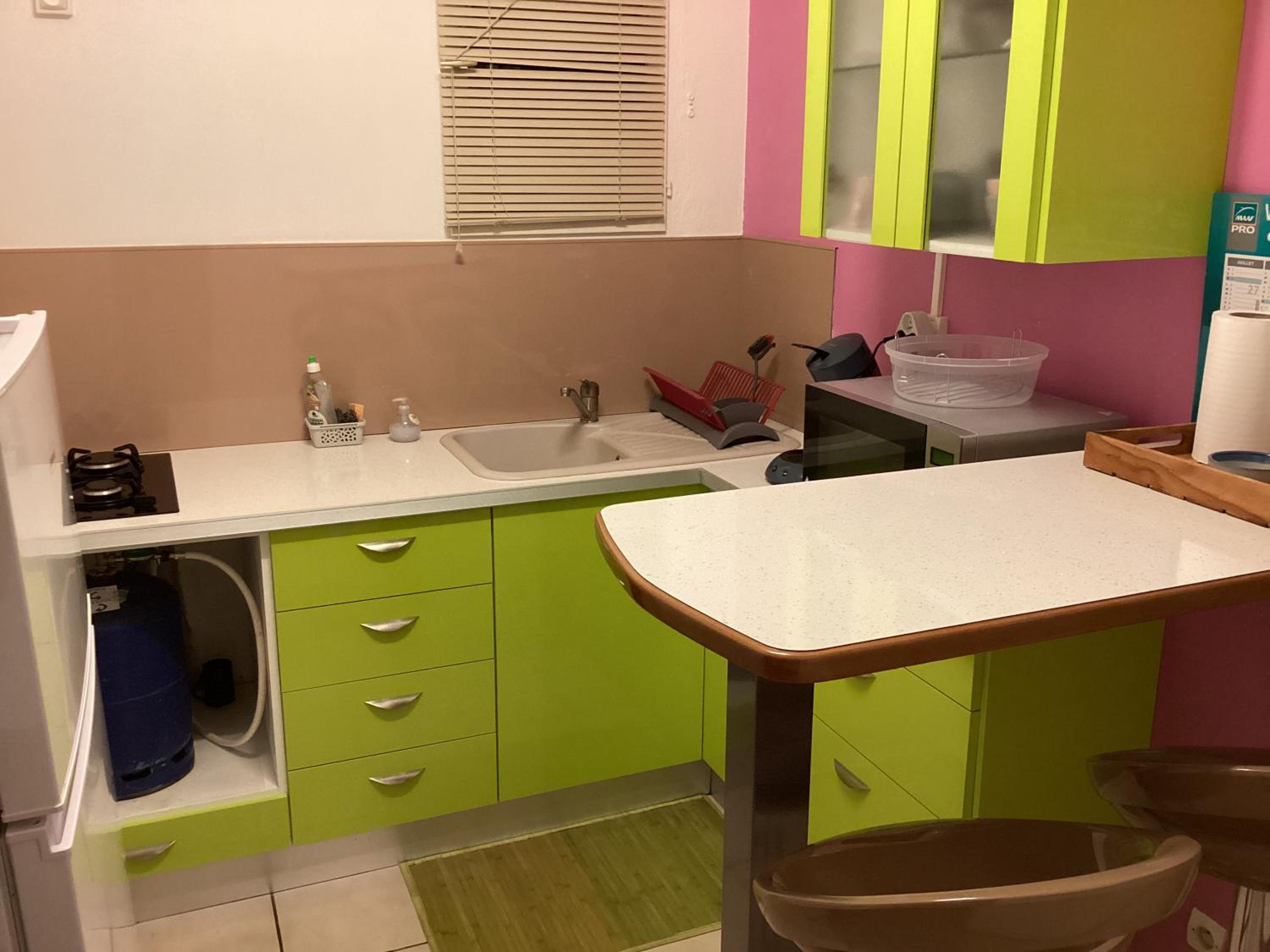 Schoelcher : studio équipé, deck et vue imprenable