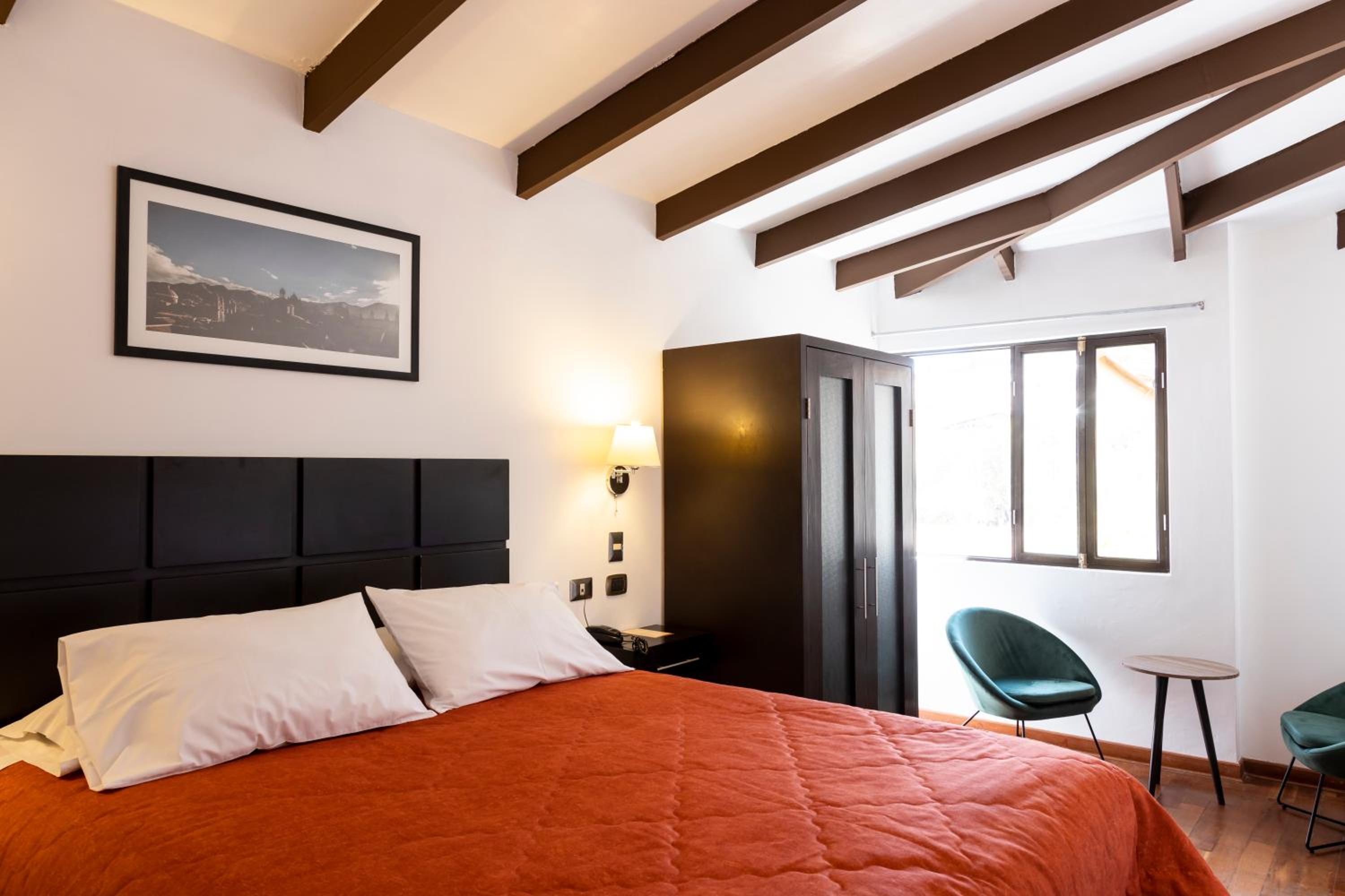 Hostal & Apartments El Triunfo view 2