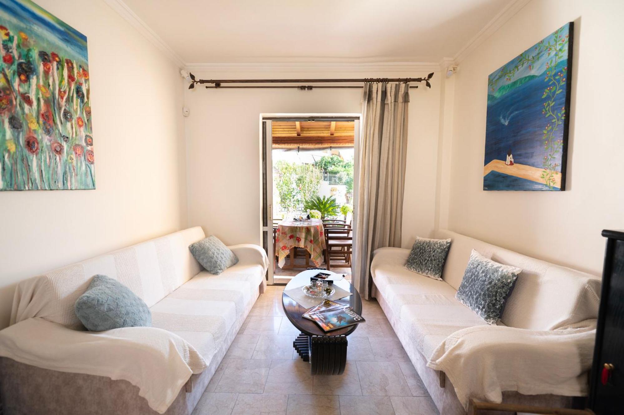 Spirelas House Private Parking 15min from town view 3