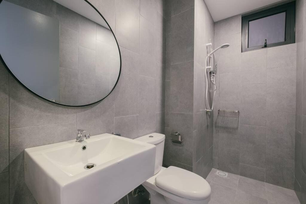 M Vertica French Design Infinity Pool Sunway Velocity 3BR7pax