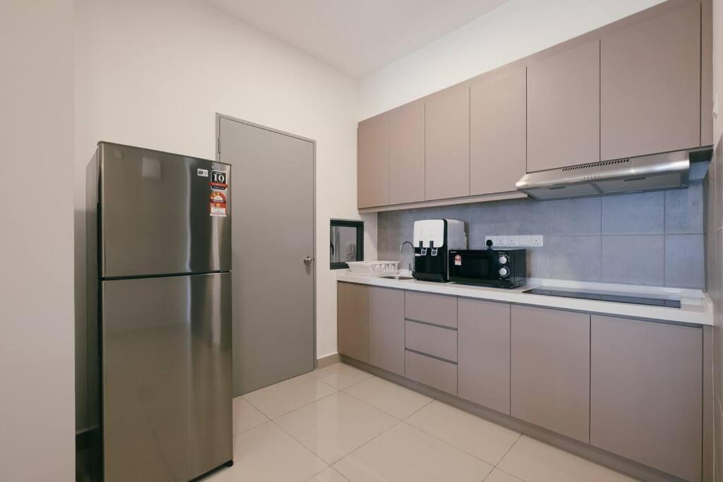 M Vertica French Design Infinity Pool Sunway Velocity 3BR7pax