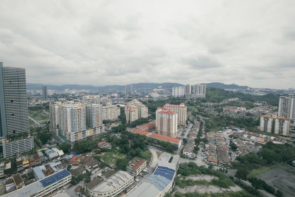 M Vertica French Design Infinity Pool Sunway Velocity 3BR7pax