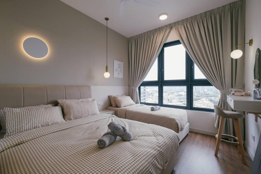 M Vertica French Design Infinity Pool Sunway Velocity 3BR7pax