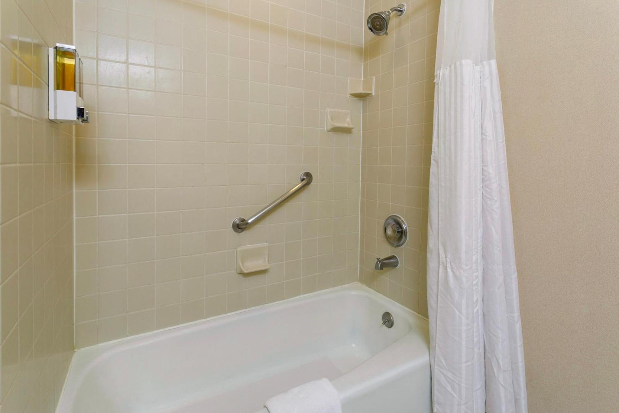 Elko Vacations - Gold Country Inn and Casino by Red Lion Hotels - Property Image 5