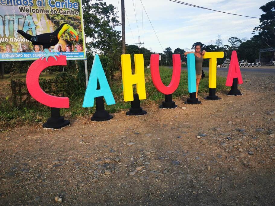 CASA VERO CAHUITA, A 100 M. DEL PARQUE NACIONAL