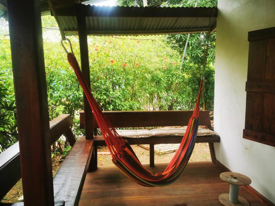 CASA VERO CAHUITA, A 100 M. DEL PARQUE NACIONAL