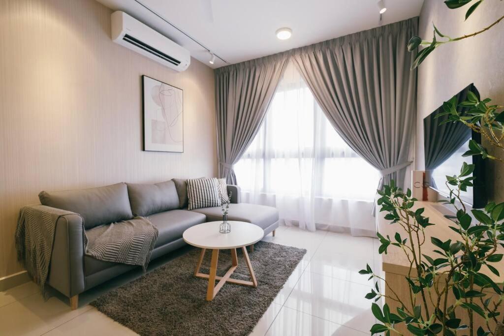 M Vertica Muji Style Infinity Pool Sunway Velocity 3BR 7pax