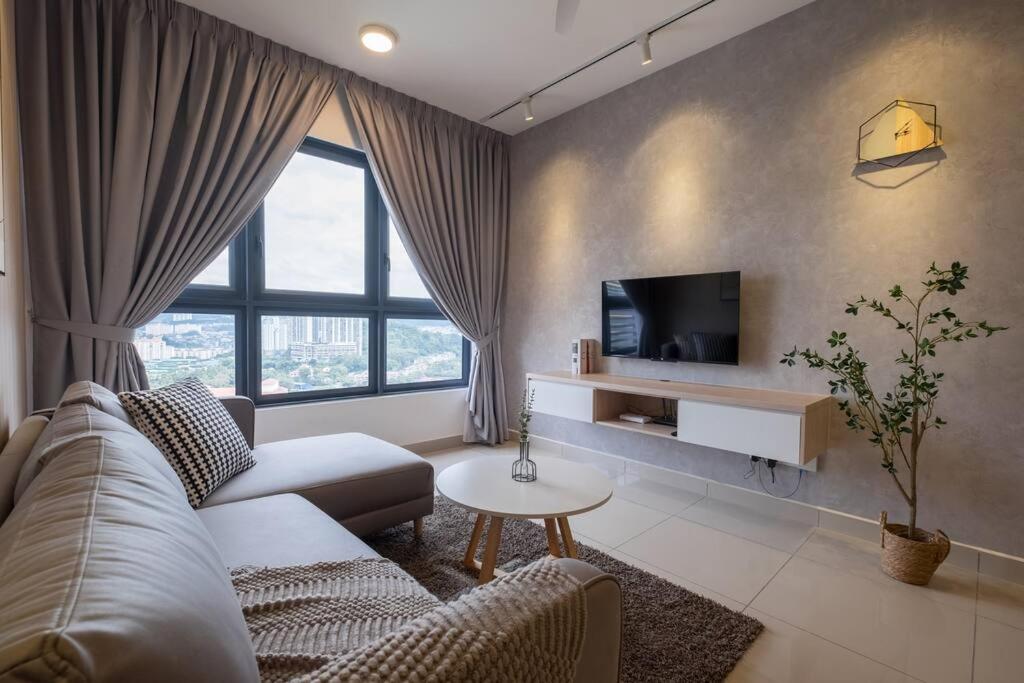 M Vertica Muji Style Infinity Pool Sunway Velocity 3BR 7pax