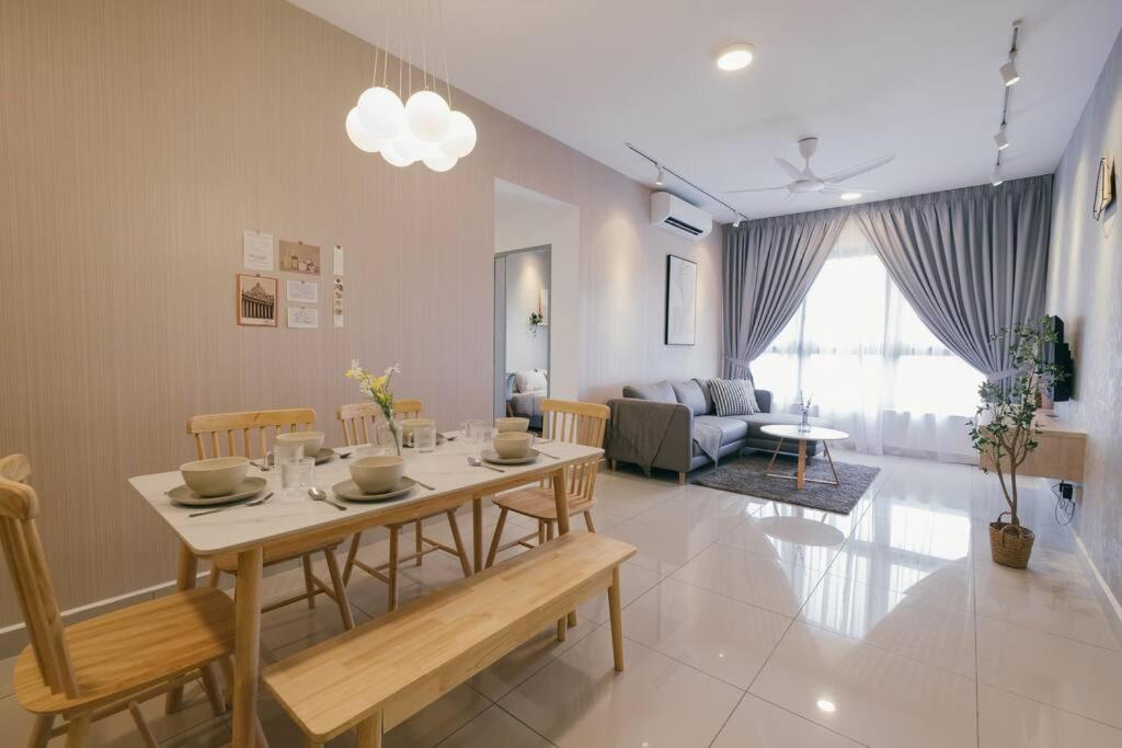 M Vertica Muji Style Infinity Pool Sunway Velocity 3BR 7pax
