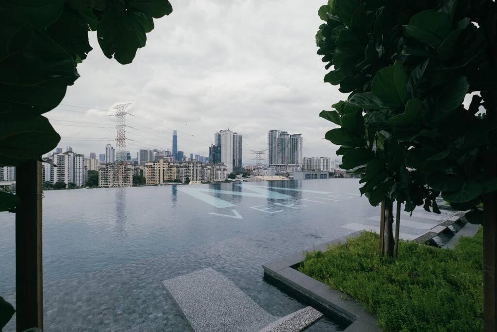 M Vertica Muji Style Infinity Pool Sunway Velocity 3BR 7pax