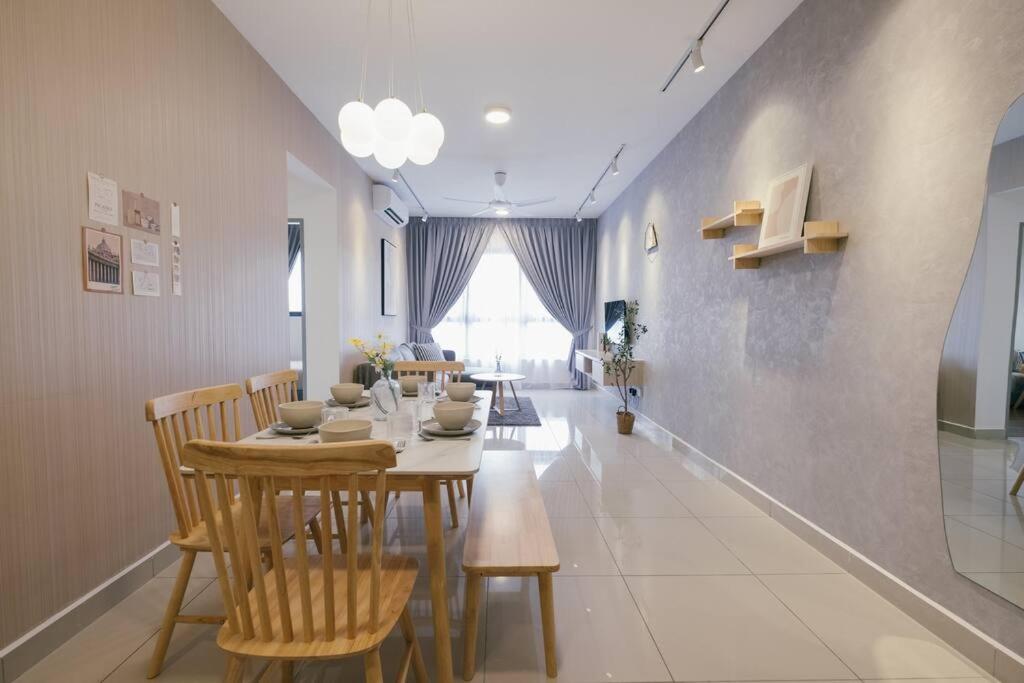 M Vertica Muji Style Infinity Pool Sunway Velocity 3BR 7pax
