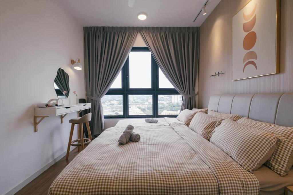 M Vertica Muji Style Infinity Pool Sunway Velocity 3BR 7pax