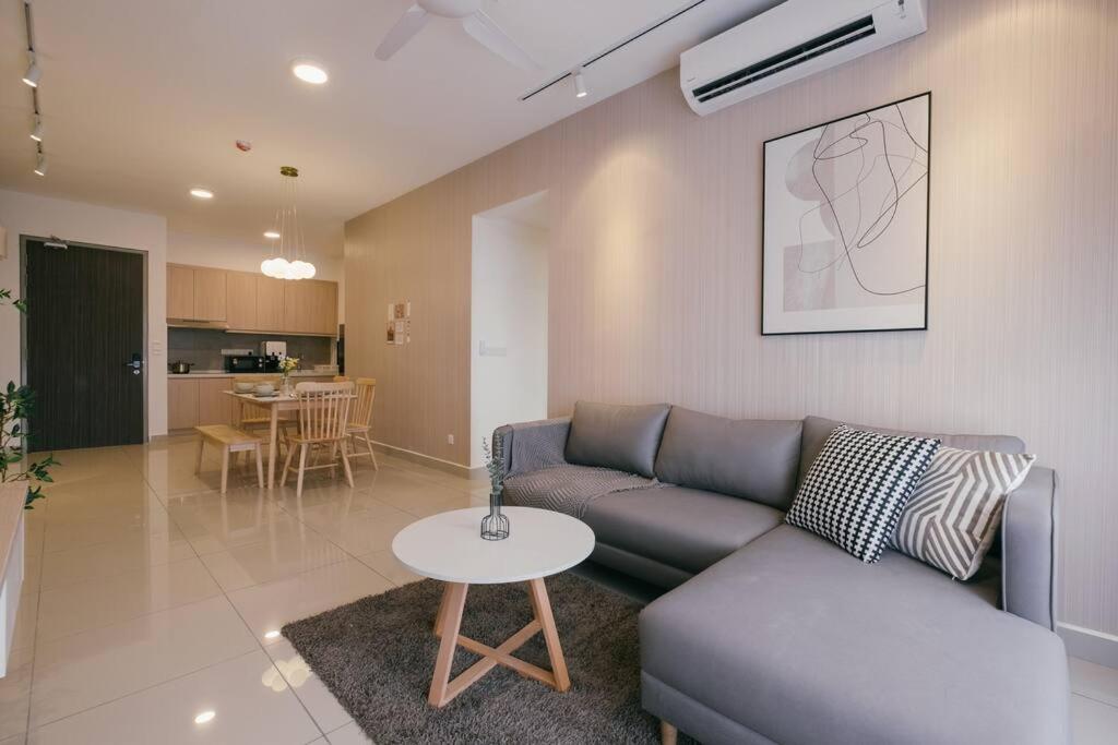 M Vertica Muji Style Infinity Pool Sunway Velocity 3BR 7pax