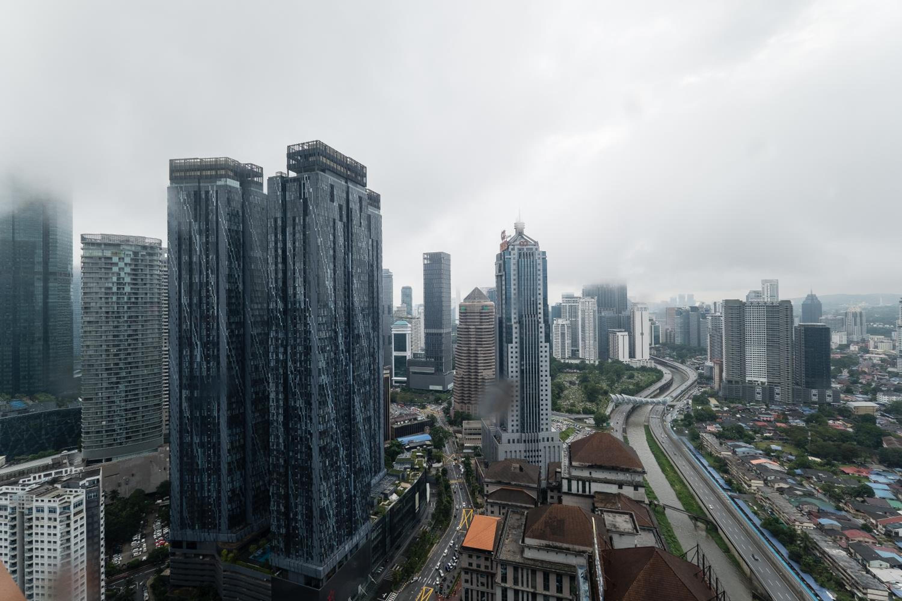 Scarletz KLCC Studio Suites 4 pax Luxury Modern Style WiFi 100Mbps