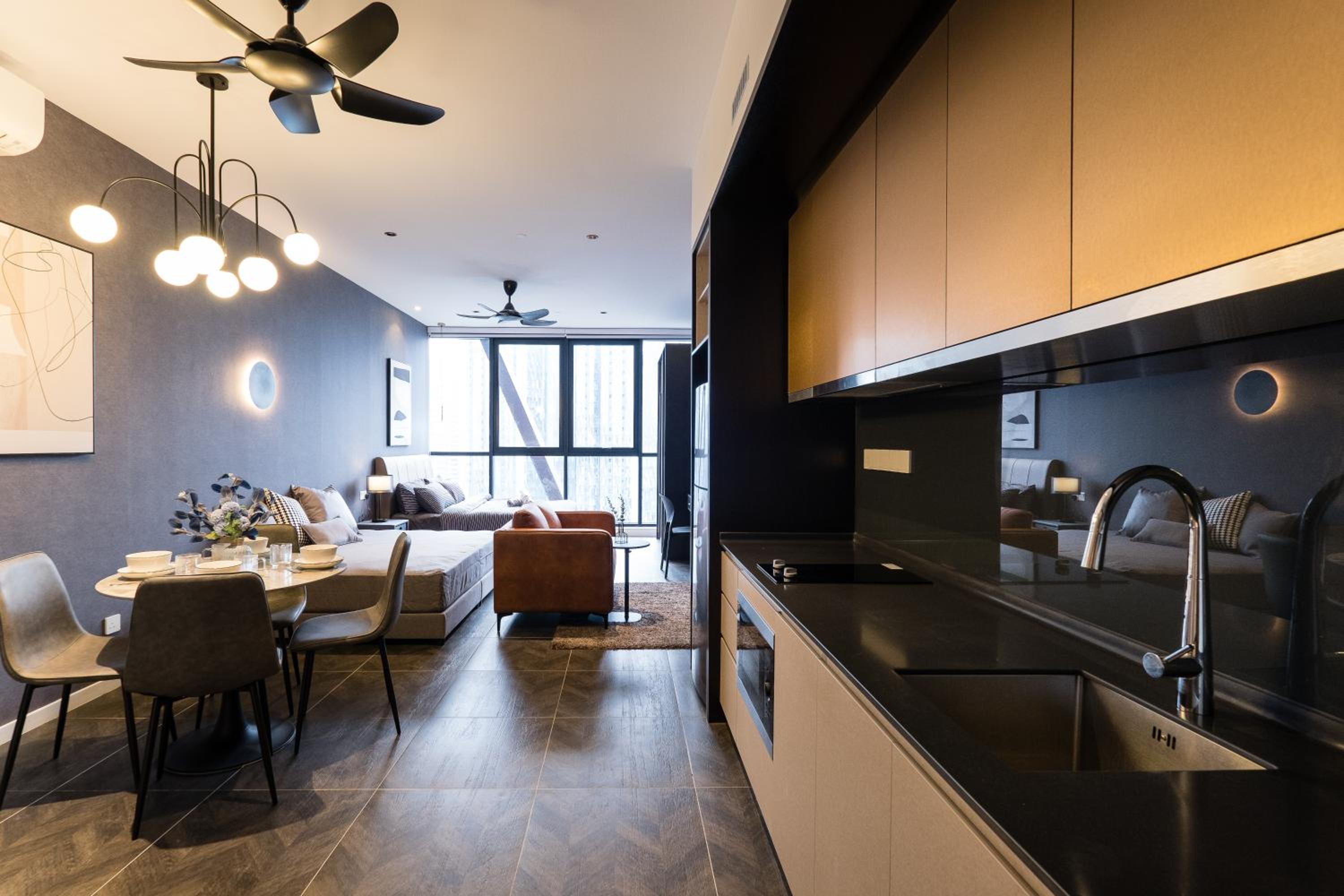 Scarletz KLCC Studio Suites 4 pax Luxury Modern Style WiFi 100Mbps