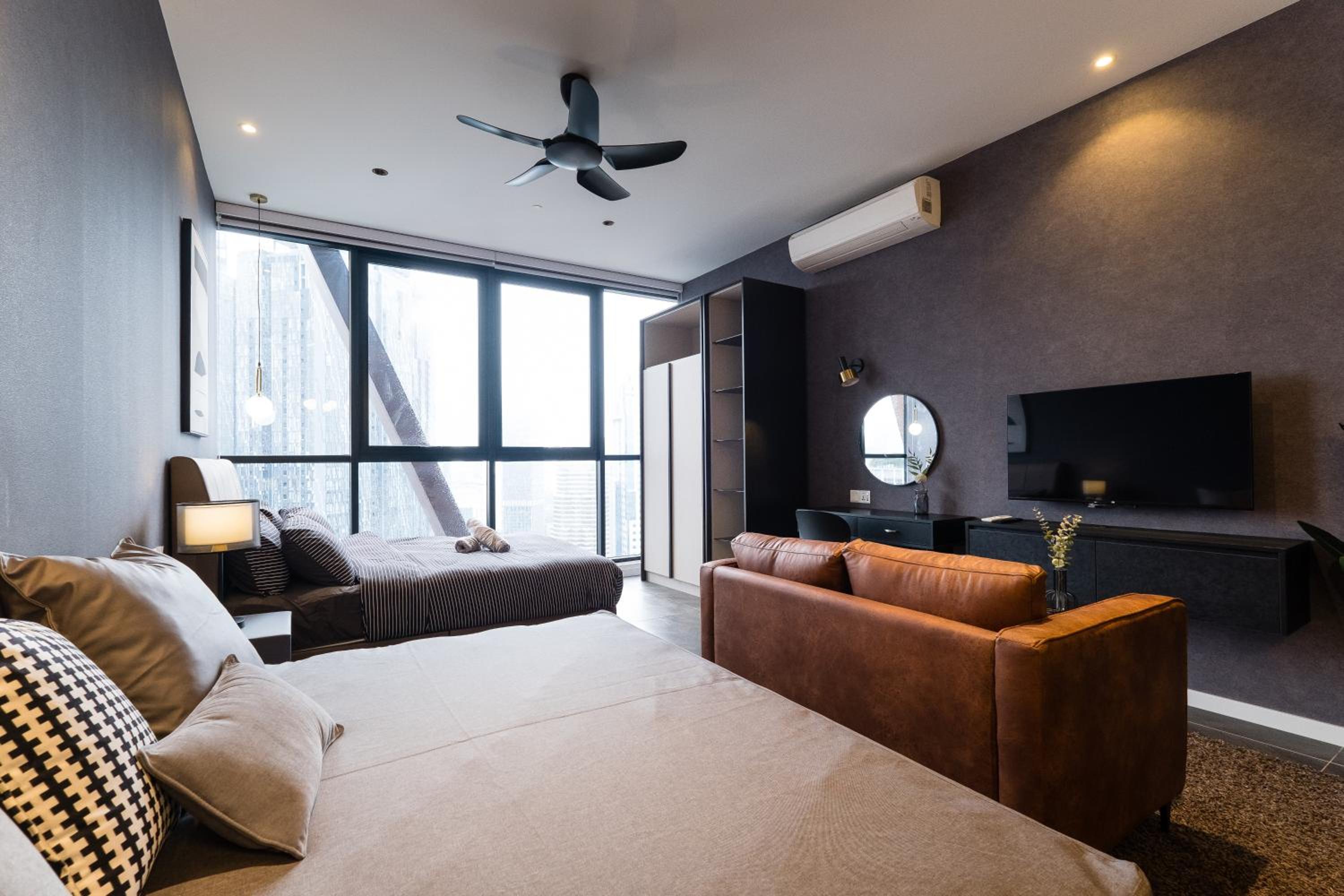 Scarletz KLCC Studio Suites 4 pax Luxury Modern Style WiFi 100Mbps