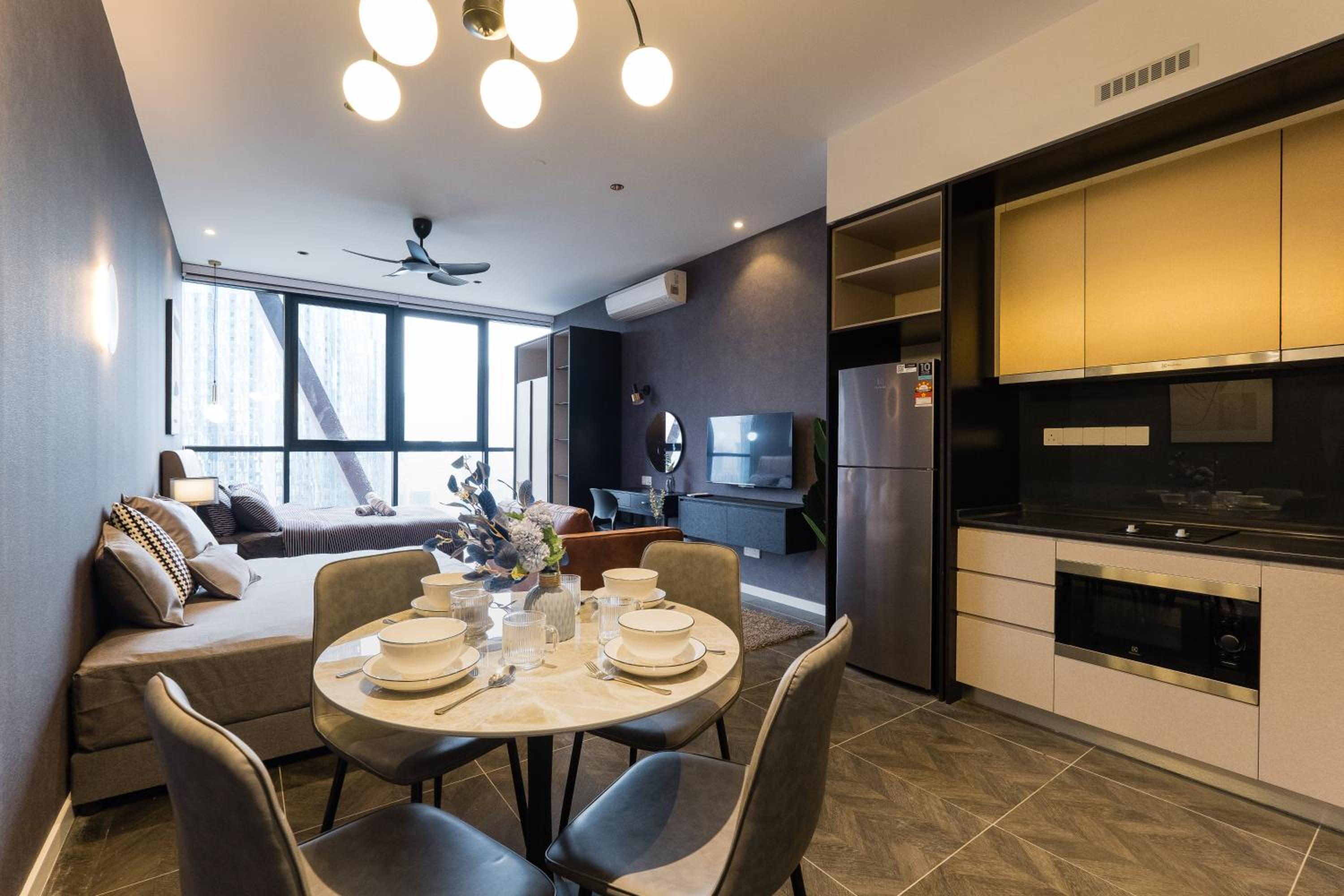 Scarletz KLCC Studio Suites 4 pax Luxury Modern Style WiFi 100Mbps