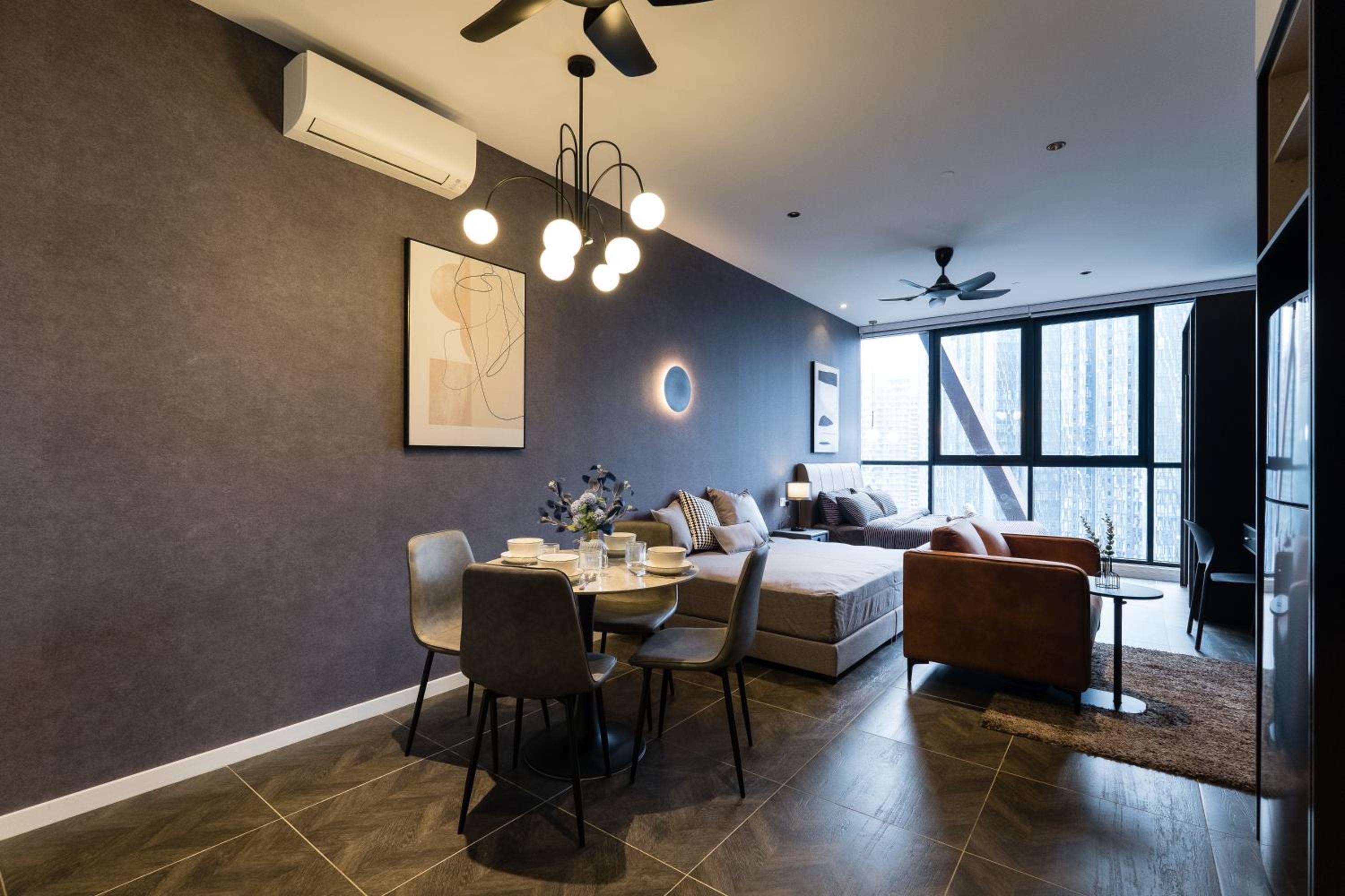 Scarletz KLCC Studio Suites 4 pax Luxury Modern Style WiFi 100Mbps
