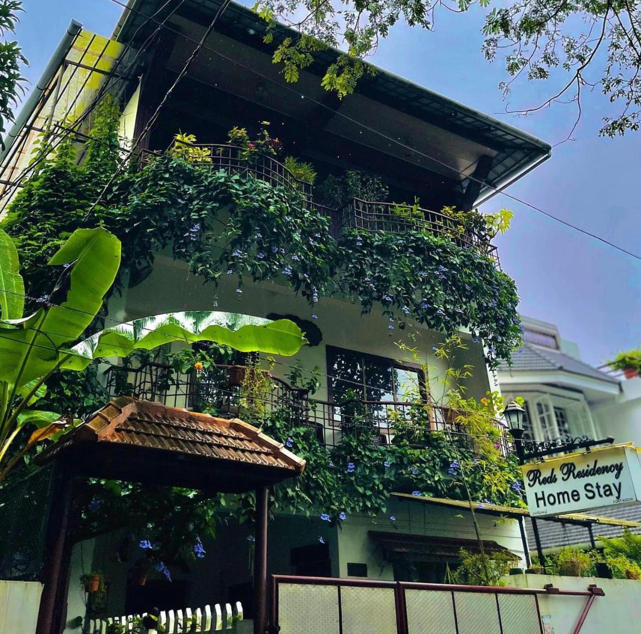 Reds Residency - Homestay