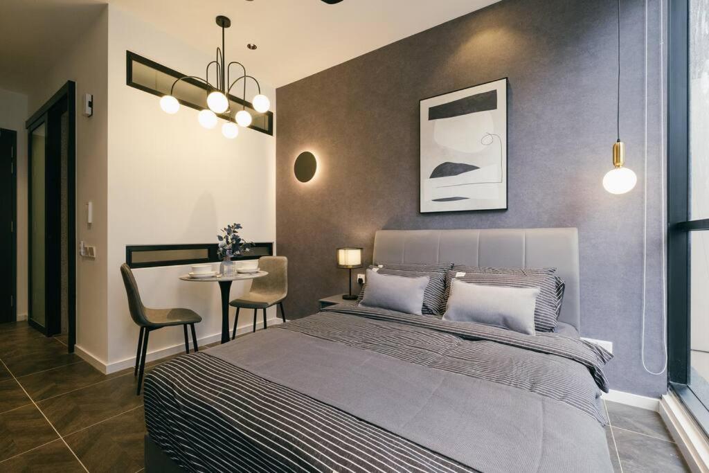 Scarletz KLCC Luxury Romantic Couple Getaway 2pax