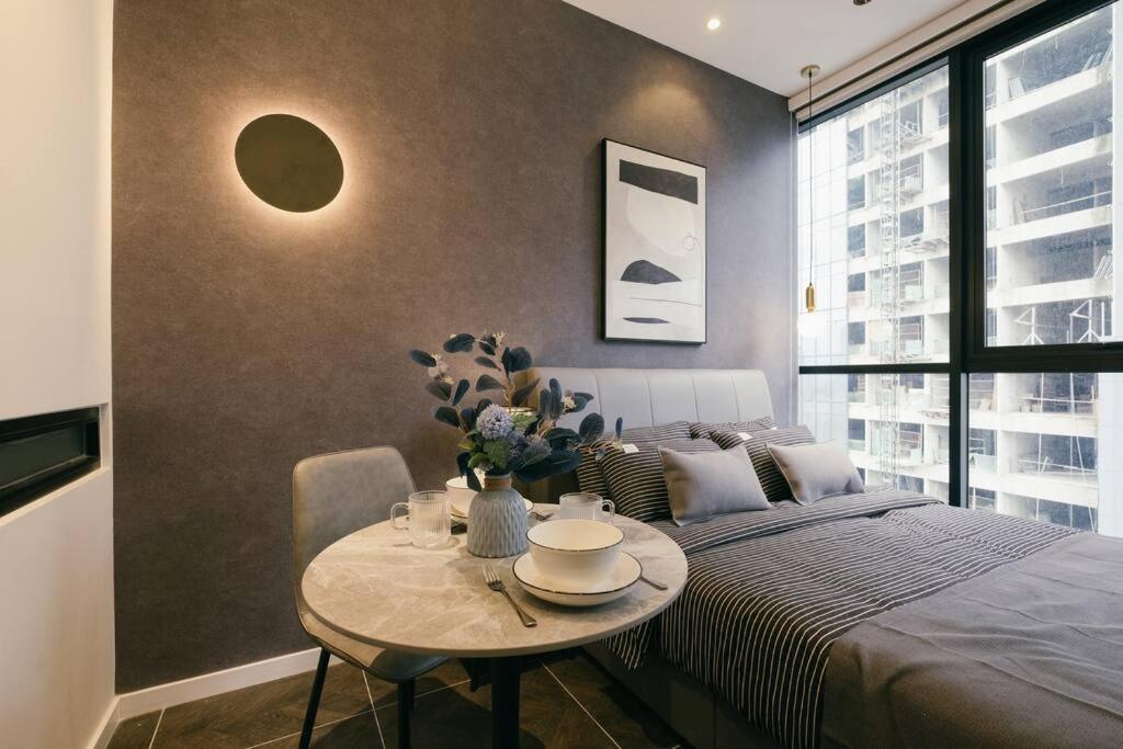 Scarletz KLCC Luxury Romantic Couple Getaway 2pax