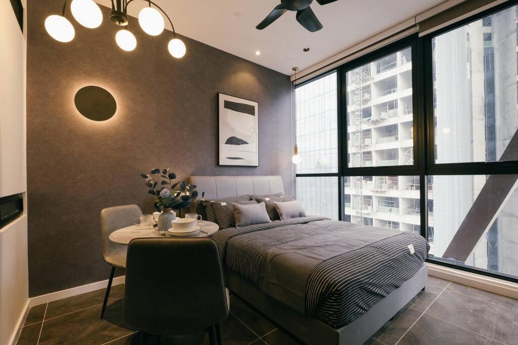 Scarletz KLCC Luxury Romantic Couple Getaway 2pax