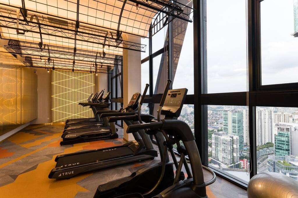Scarletz KLCC Luxury Romantic Couple Getaway 2pax